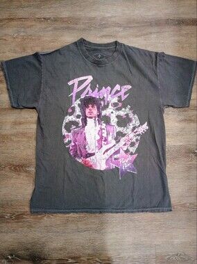 💜 Official Prince Estate Purple Rain Graphic Tee – Size M
